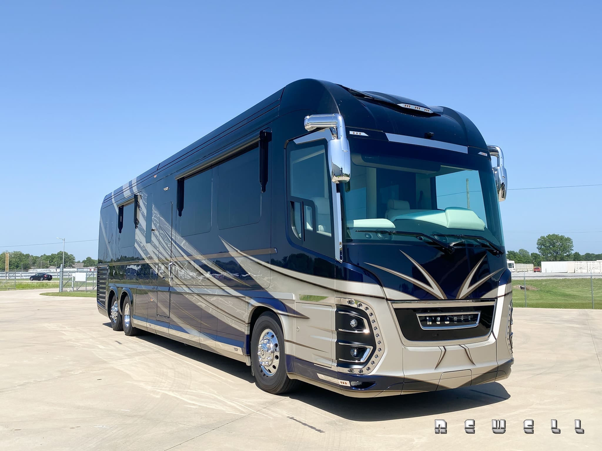 ’23 Newell Coach 1748