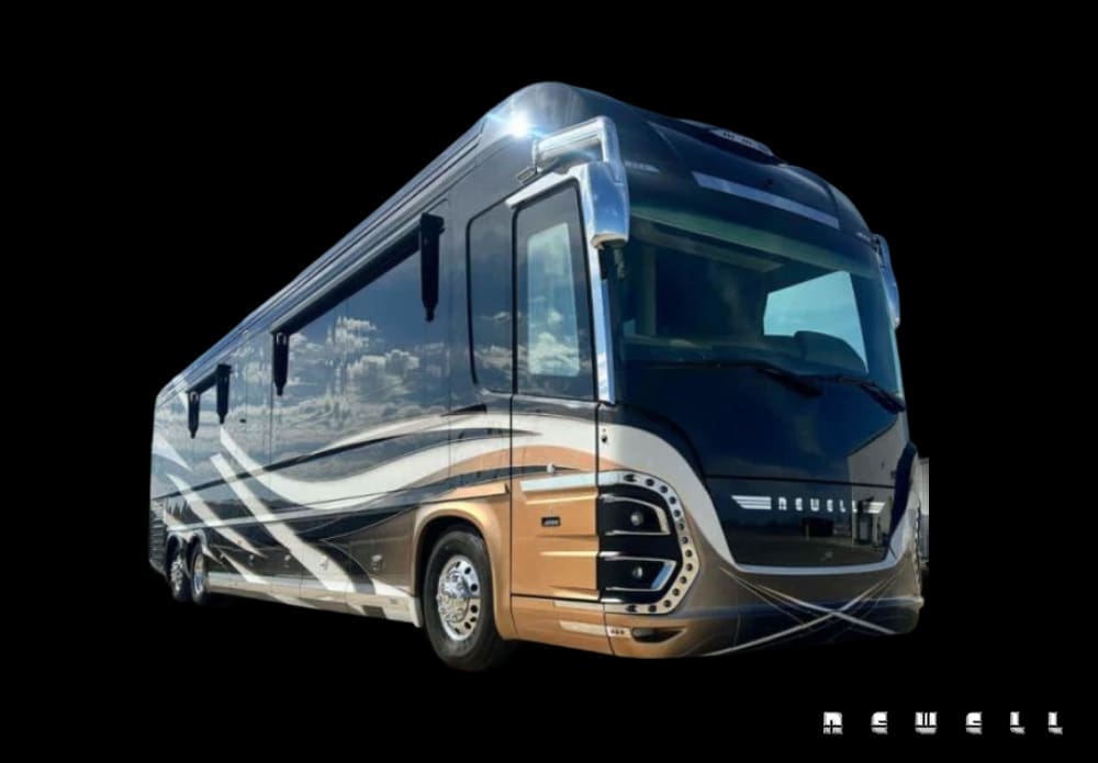 ’21 Newell Coach 1699